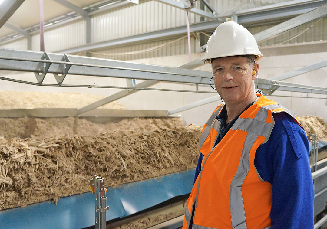 We moeten van het gas af. En als er dan een schip voorbij komt, dan moet je erop springen , stelt John Ammerlaan van Plantenkwekerij Leo Ammerlaan (Plantise). - Foto: Gerard Boonekamp