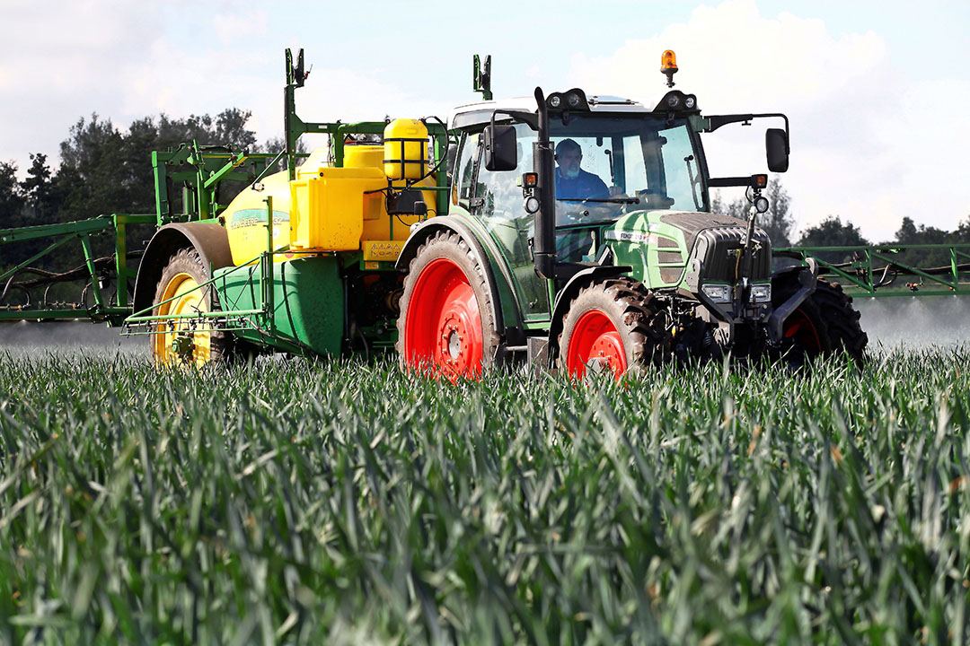 Volgens Bayer is de tijd van zoveel mogelijk gewasbeschermingsmiddelen verkopen voorbij. Het bedrijf gaat op zoek naar meer opties om hun opbrengsten te verhogen. - Foto: Hans Prinsen