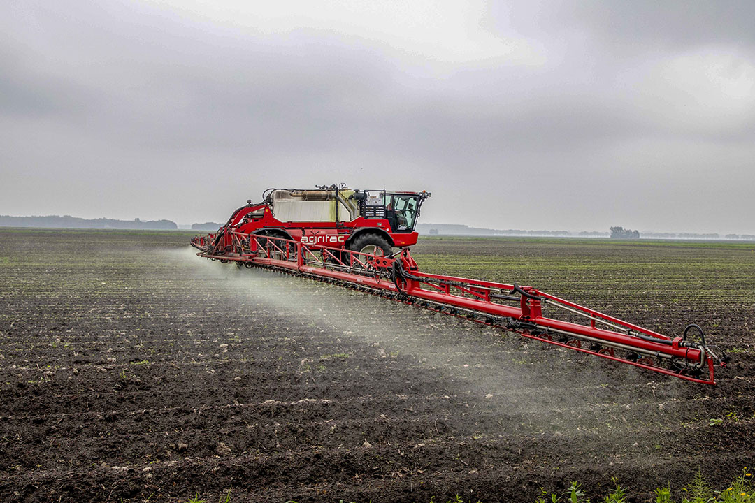 Telers kunnen door corona in de knel komen met hun licentie voor gewasbescherming. - Foto: Koos van der Spek