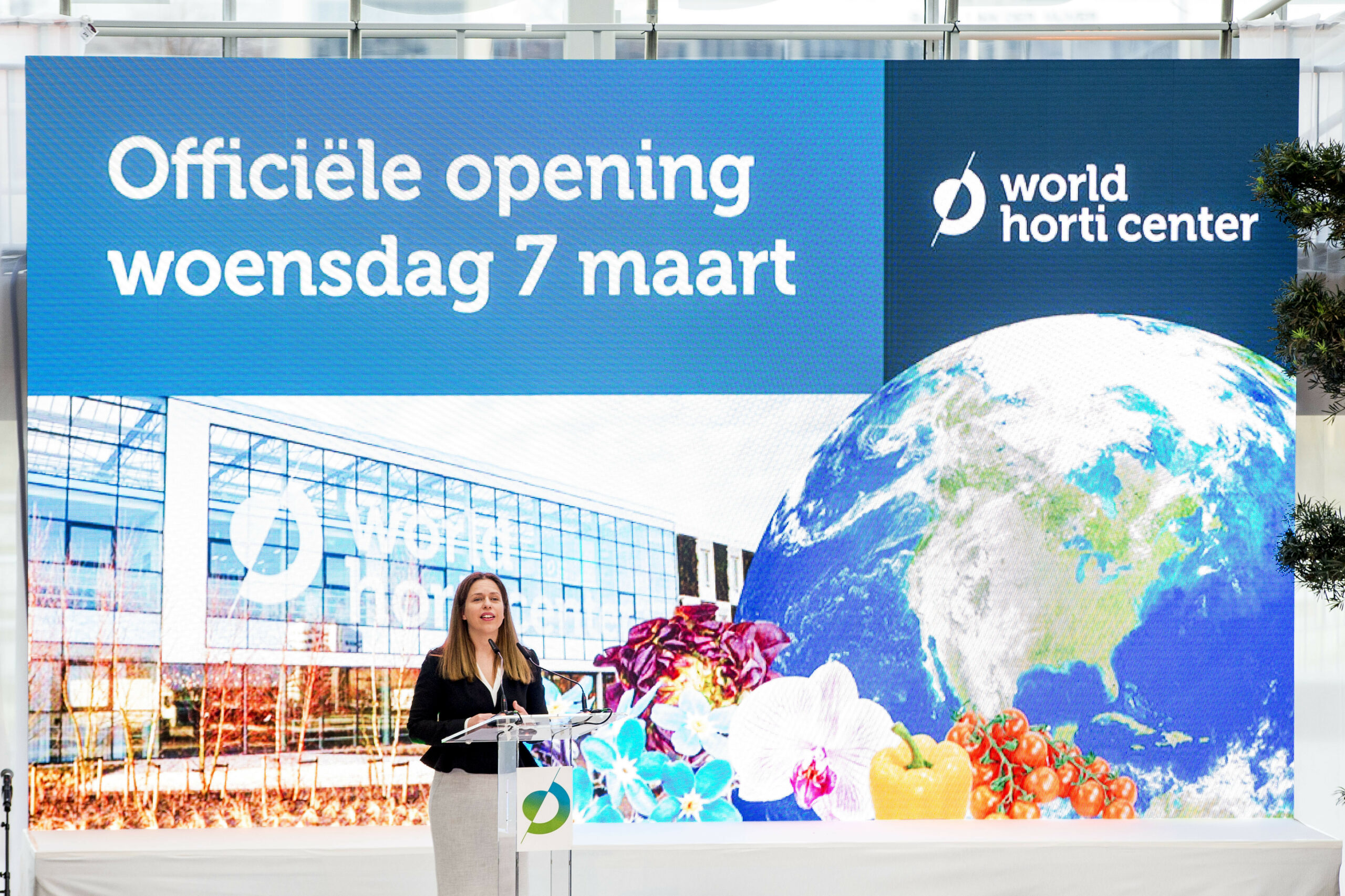 WESTLAND - Minister Carola Schouten van Landbouw spreekt tijdens de opening van het internationale kennis- en innovatiecentrum voor de glastuinbouw, het World Horti Center in Westland. ANP ROYAL IMAGES PATRICK VAN KATWIJK