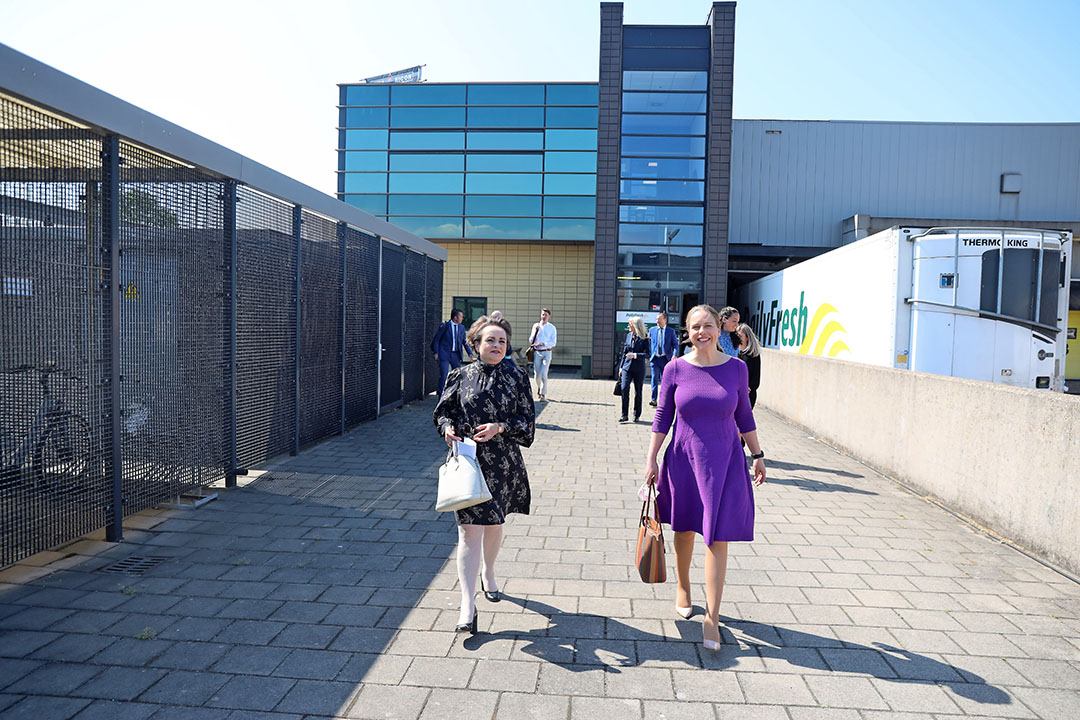 Staatssecretaris Alexandra Van Huffelen (Financien) en minister Carola Schouten (LNV) brachten een werkbezoek aan DailyFresh in Hoek van Holland. Dailyfresh exporteert veel naar het VK. - Foto: Dennis Wisse