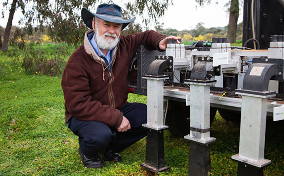 De onkruidbestrijdingsmethode van Growave, op basis van microgolven, is voor een belangrijk deel ontwikkeld door dr. Graham Brodie van de Universiteit van Melbourne. - Foto: Graham Brodie