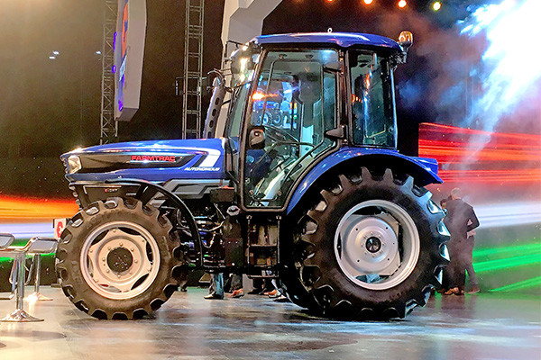 Farmtrac presenteert robottrekker