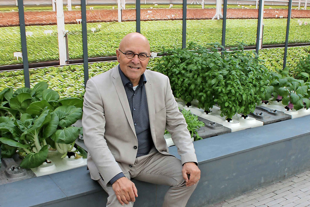 Kees van Rooij, voorzitter van de Nationale Tuinbouwraad, noemt de net afgelopen Floriade in Almere prachtig, mede door de verbinding te zoeken met thema’s als duurzaamheid, klimaatverandering, vergroenen van steden en de energietransitie. - Foto: Peter van Leth