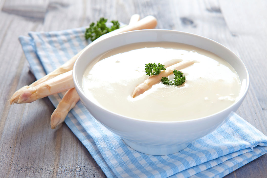 Het sproeidrogen van aspergestengels leidt tot een aromatische instant soep. - Foto: C. Gissermann