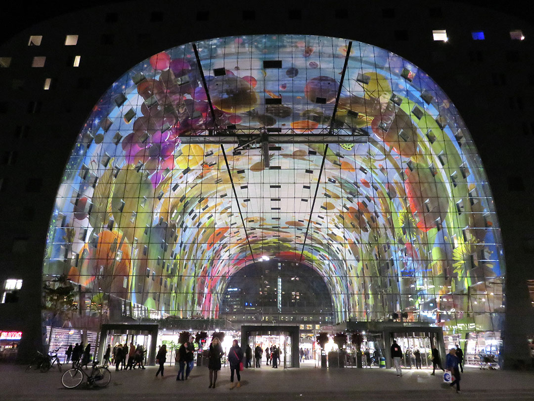 De Markthal in 'ongezond' Rotterdam. - foto: Ton van der Scheer