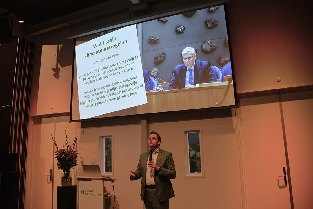 Jesse Schevel van Glastuinbouw Nederland geeft uitleg over de gevolgen van het energiebeleid. Foto: Peter Visser