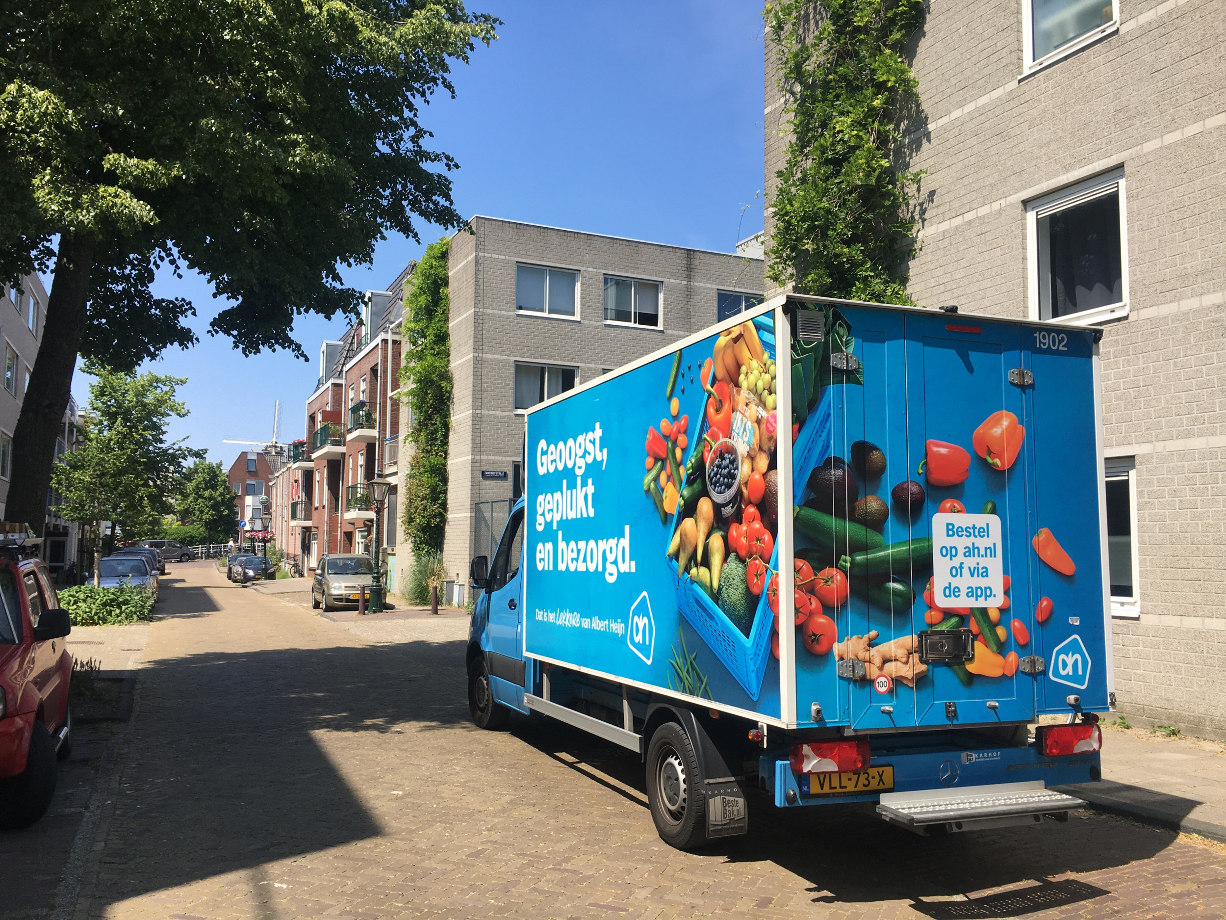 De Duitser koopt tweemaal zoveel biologische agf, de Nederlander zevenmaal zoveel online. – Foto: Ton van der Scheer