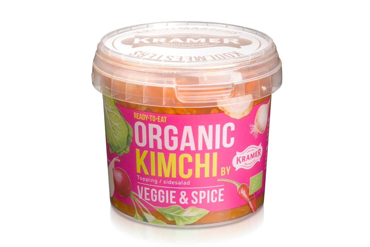 Het traditionele Koreaanse gerecht kimchi wordt gemaakt met gefermenteerde kool en andere groenten en ligt in de meeste supermarkten. – Foto: Fotostudio Imago