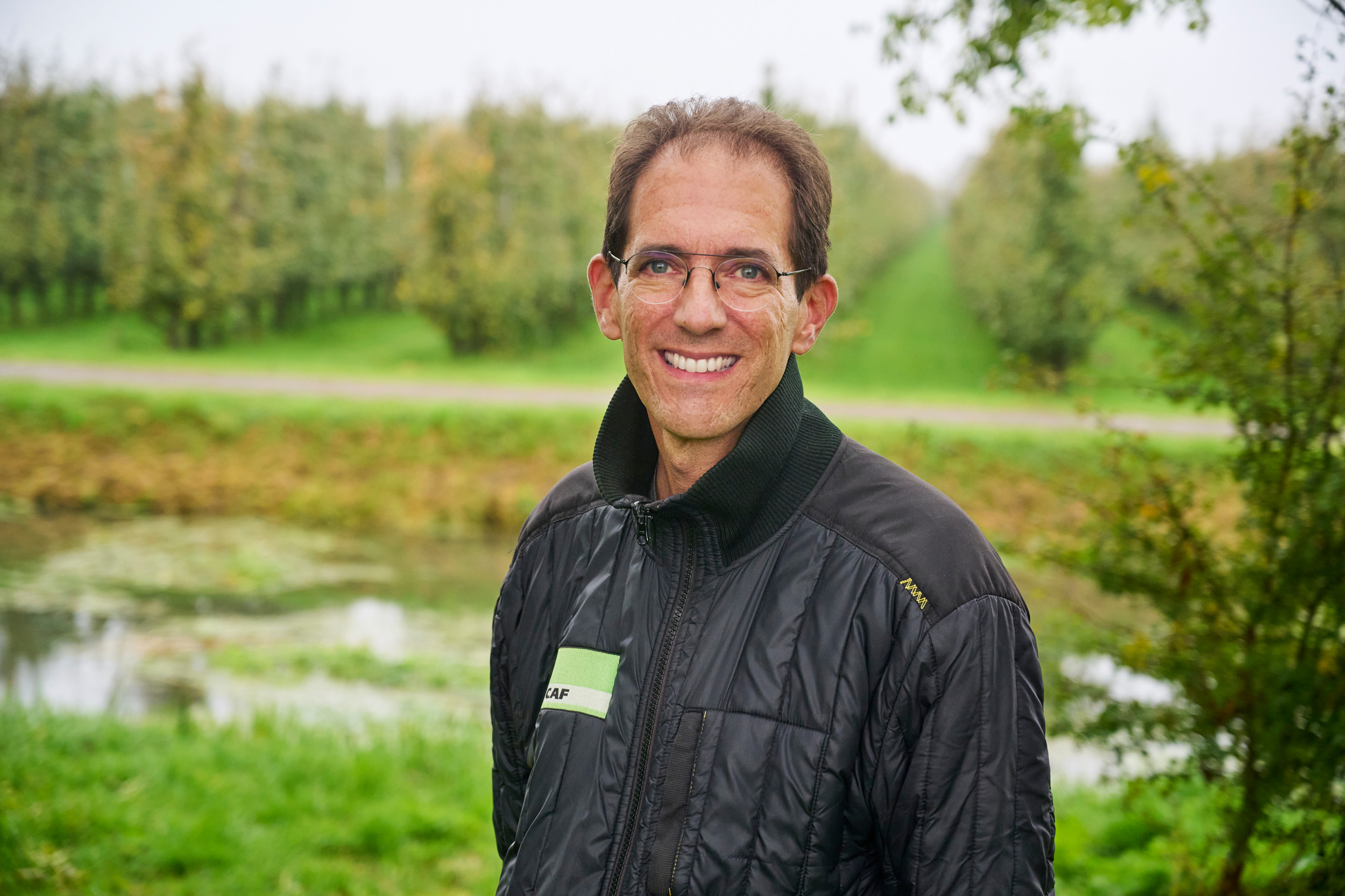 Gewasbeschermingsdeskundige Aryan van Toorn van de Centrale Adviesdienst Fruitteelt (CAF). Foto: Van Assendelft Fotografie